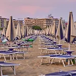 Daire With Rooftop Pool Bibione