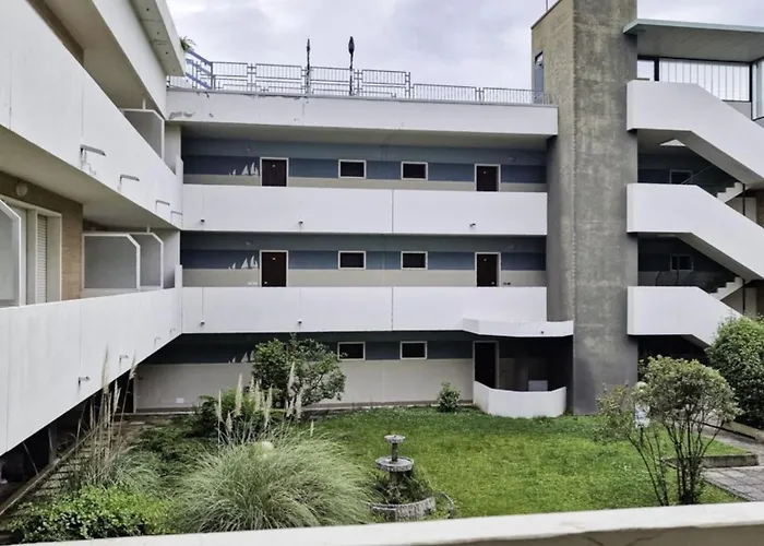 With Rooftop Pool Апартаменты